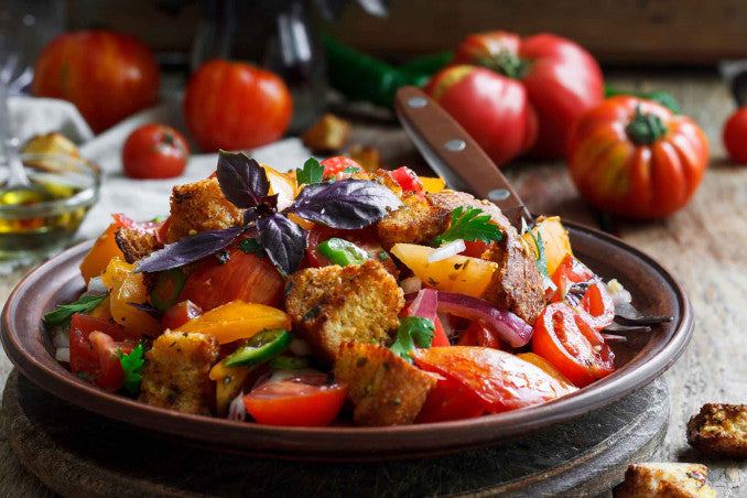 Panzanella umbra con pane raffermo